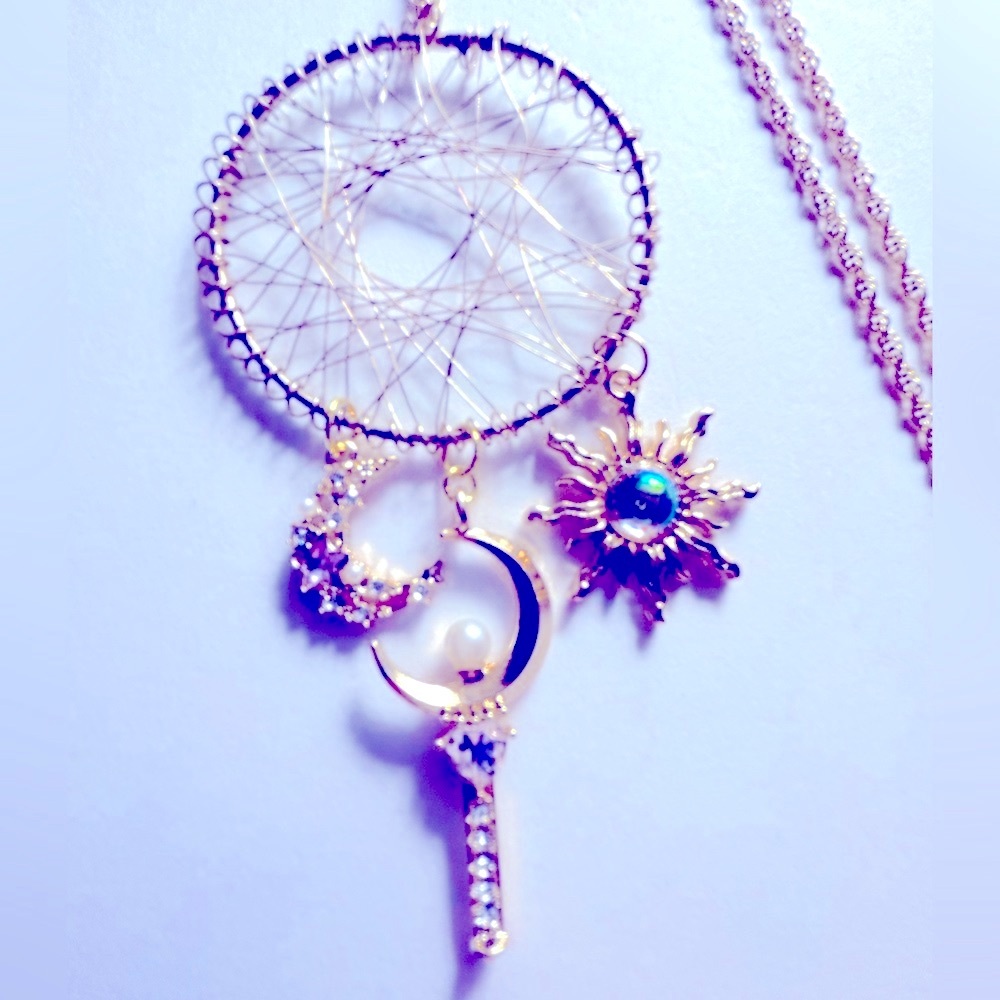 Necklace w Sun, Moon & Stars 4” Dreamcatcher w crystals, pearls, gold 24” chain